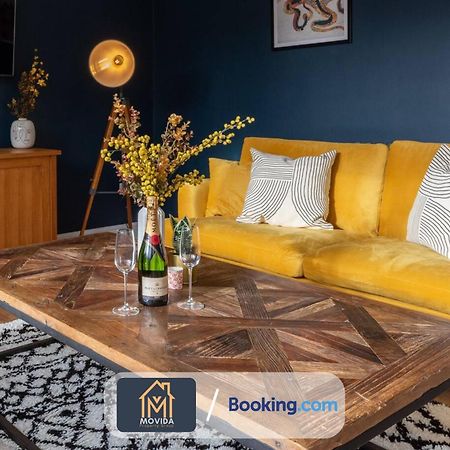 Central Elegant Three Bed Duplex By Movida Property Group Short Lets & Serviced Accommodation ฮาร์โรเกต ภายนอก รูปภาพ