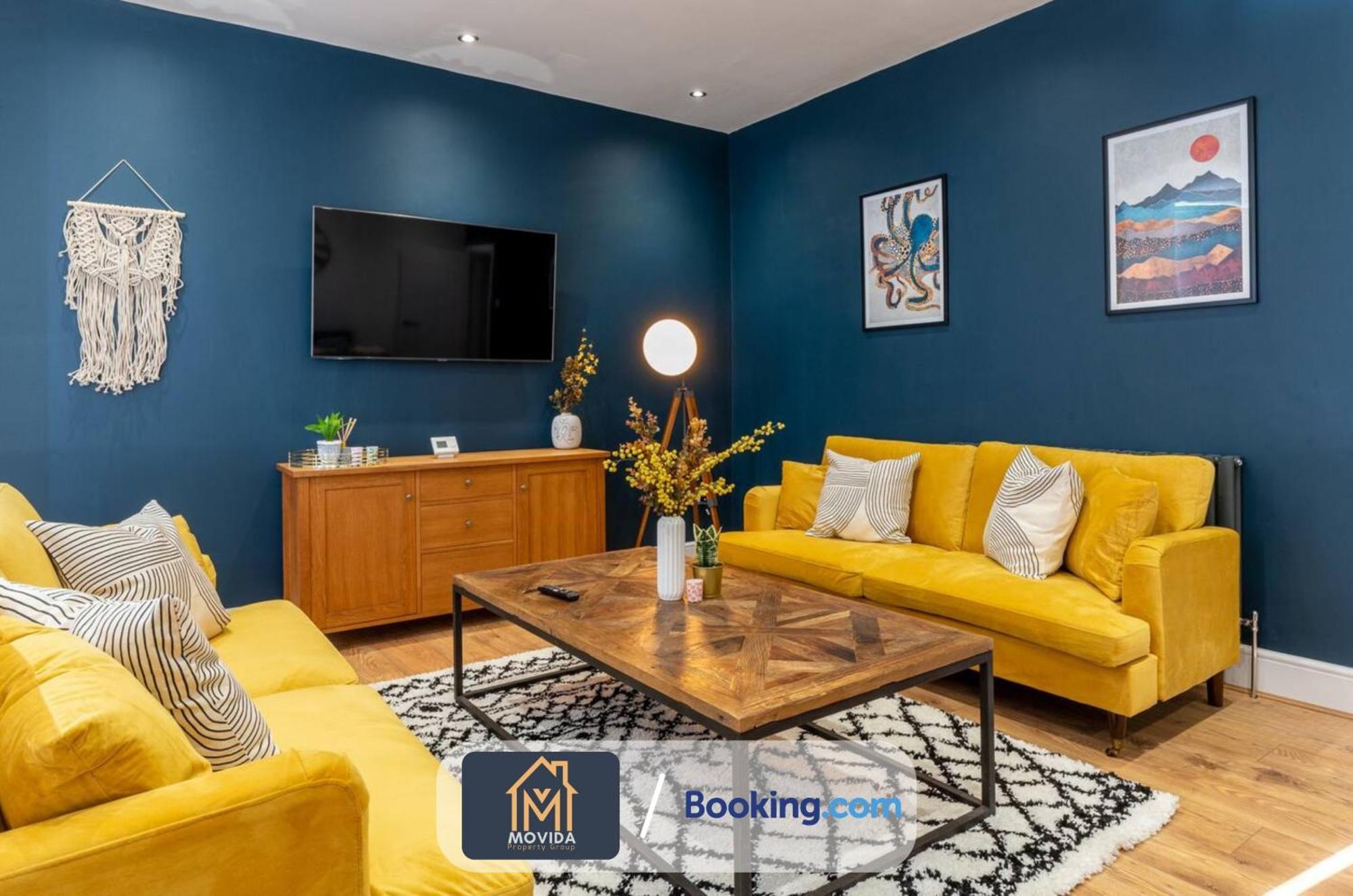 Central Elegant Three Bed Duplex By Movida Property Group Short Lets & Serviced Accommodation ฮาร์โรเกต ภายนอก รูปภาพ