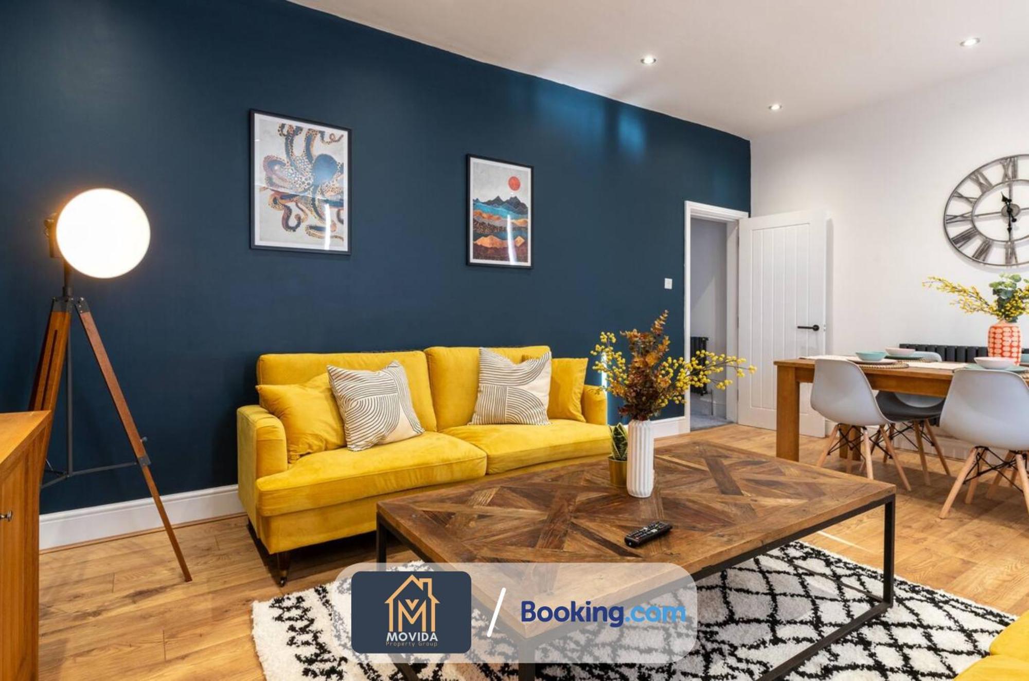 Central Elegant Three Bed Duplex By Movida Property Group Short Lets & Serviced Accommodation ฮาร์โรเกต ภายนอก รูปภาพ
