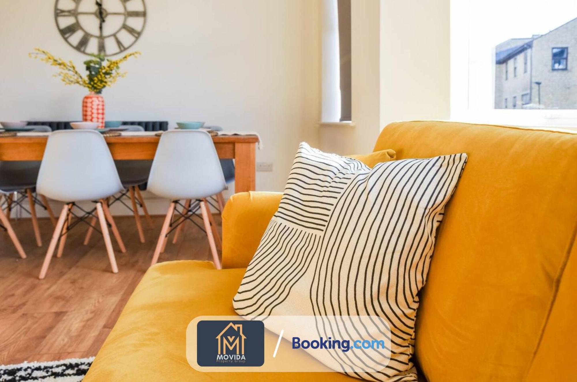Central Elegant Three Bed Duplex By Movida Property Group Short Lets & Serviced Accommodation ฮาร์โรเกต ภายนอก รูปภาพ