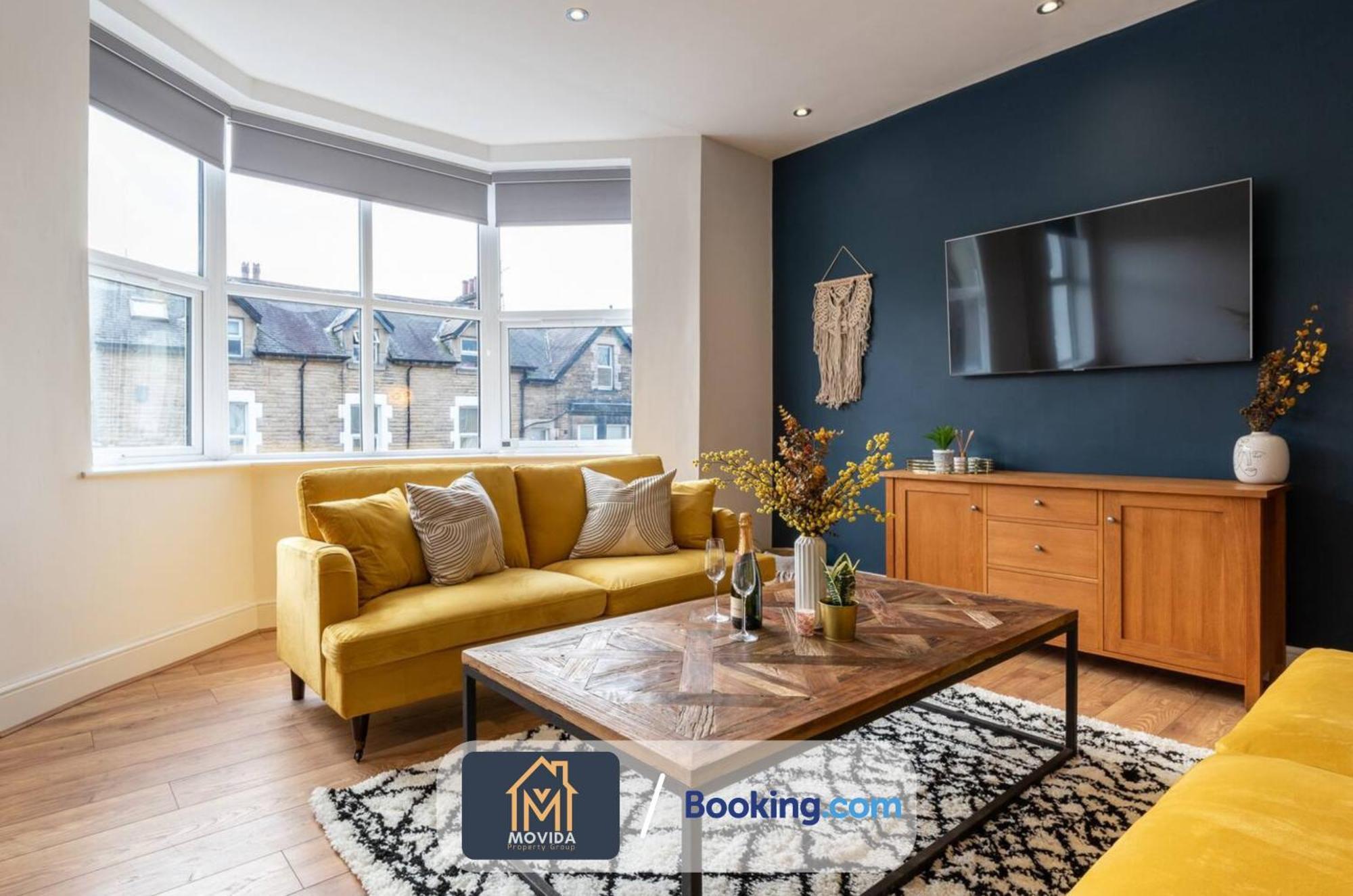 Central Elegant Three Bed Duplex By Movida Property Group Short Lets & Serviced Accommodation ฮาร์โรเกต ภายนอก รูปภาพ