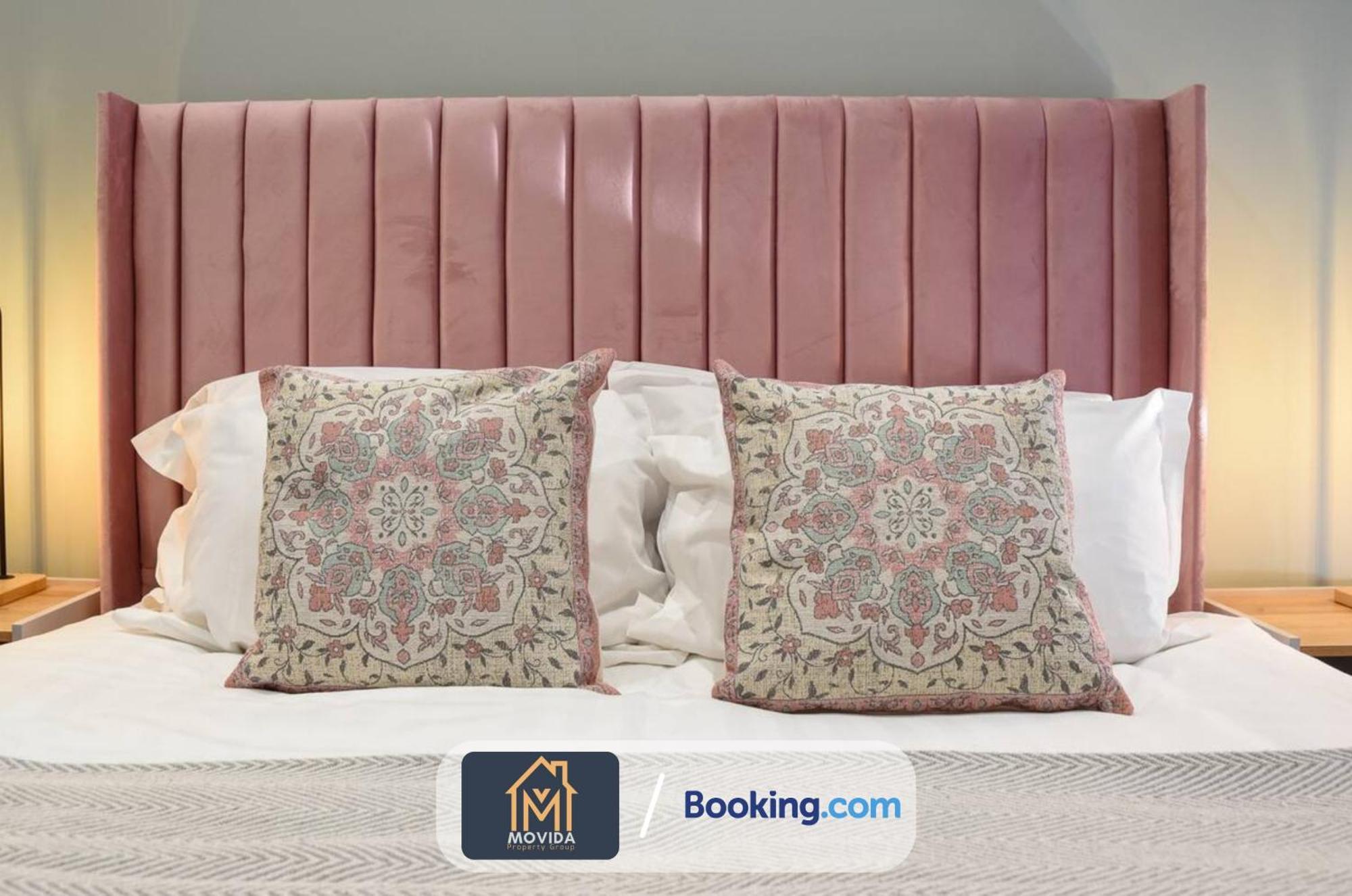 Central Elegant Three Bed Duplex By Movida Property Group Short Lets & Serviced Accommodation ฮาร์โรเกต ภายนอก รูปภาพ