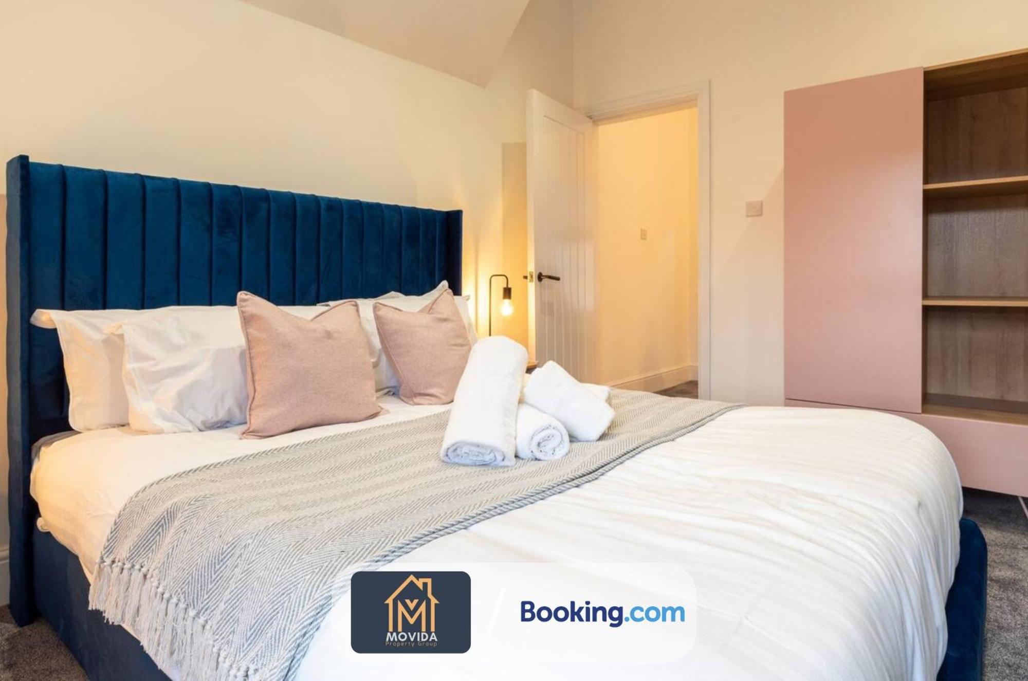 Central Elegant Three Bed Duplex By Movida Property Group Short Lets & Serviced Accommodation ฮาร์โรเกต ภายนอก รูปภาพ