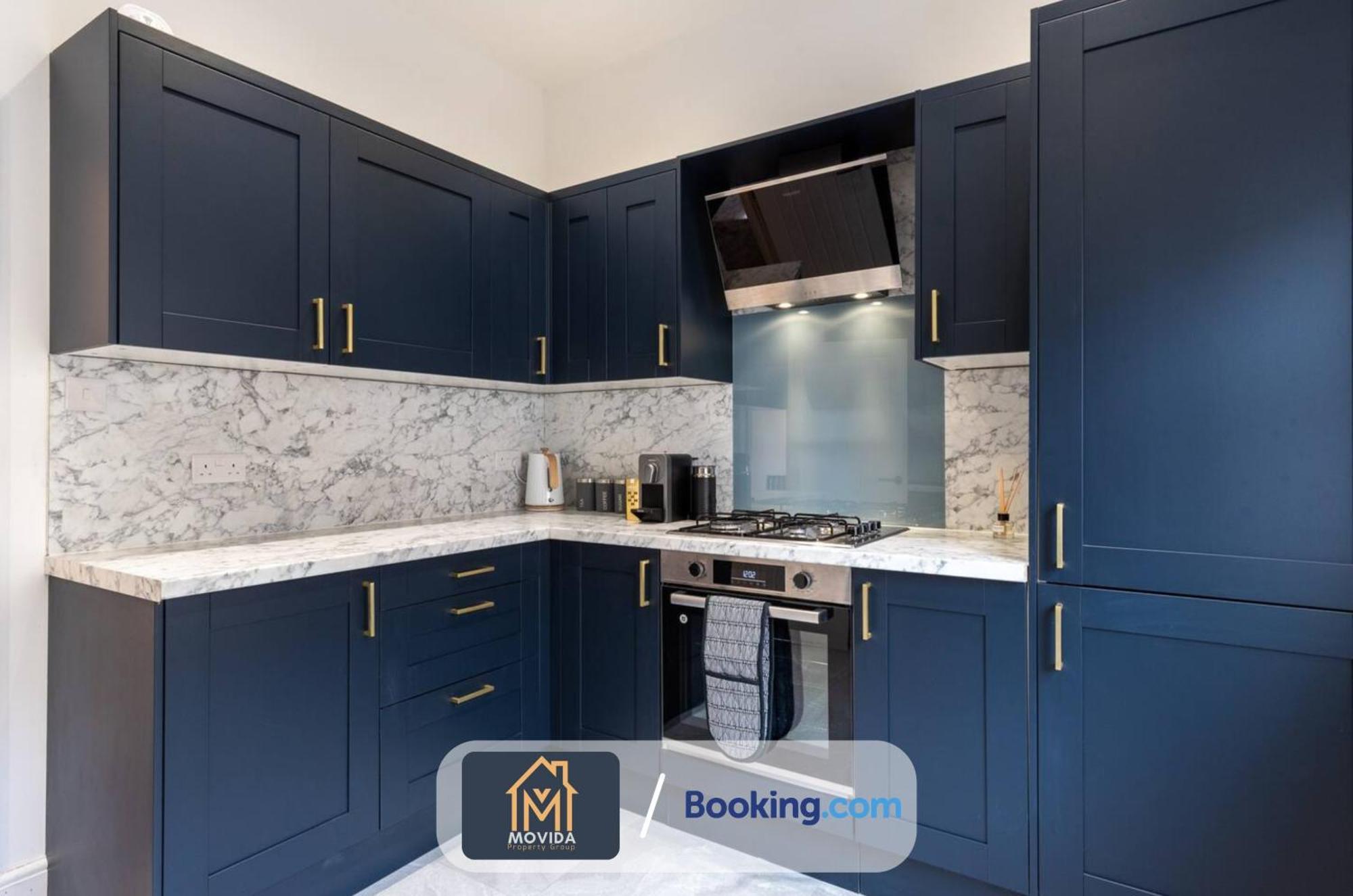 Central Elegant Three Bed Duplex By Movida Property Group Short Lets & Serviced Accommodation ฮาร์โรเกต ภายนอก รูปภาพ