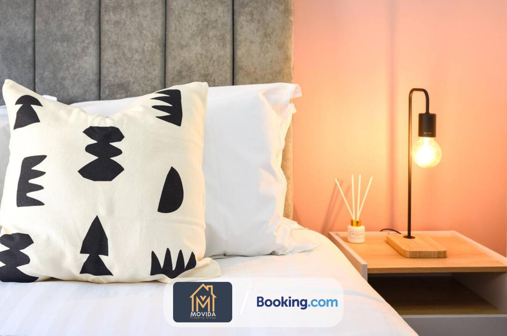 Central Elegant Three Bed Duplex By Movida Property Group Short Lets & Serviced Accommodation ฮาร์โรเกต ภายนอก รูปภาพ
