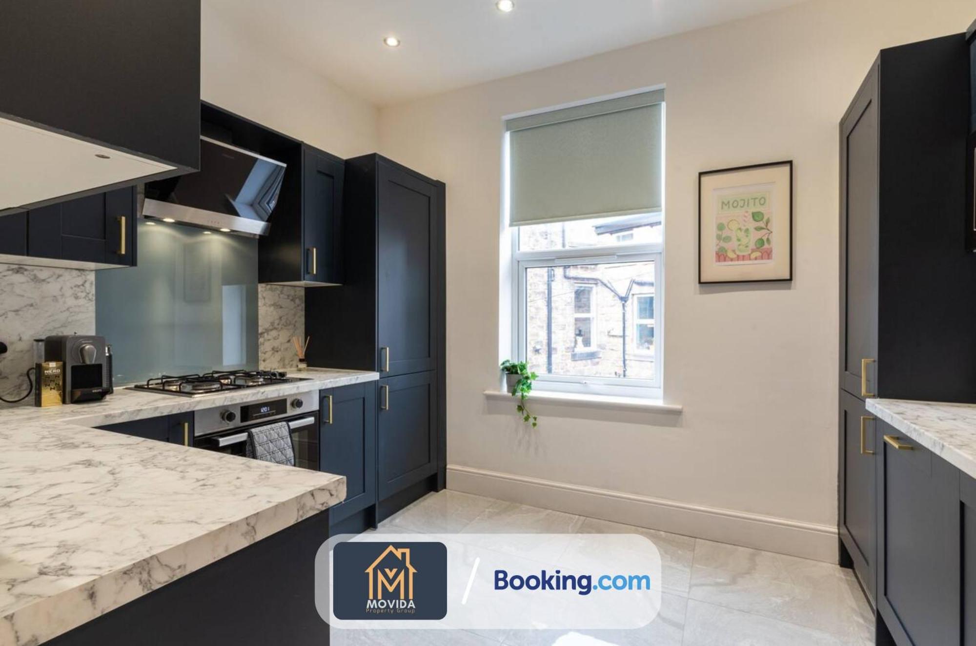 Central Elegant Three Bed Duplex By Movida Property Group Short Lets & Serviced Accommodation ฮาร์โรเกต ภายนอก รูปภาพ