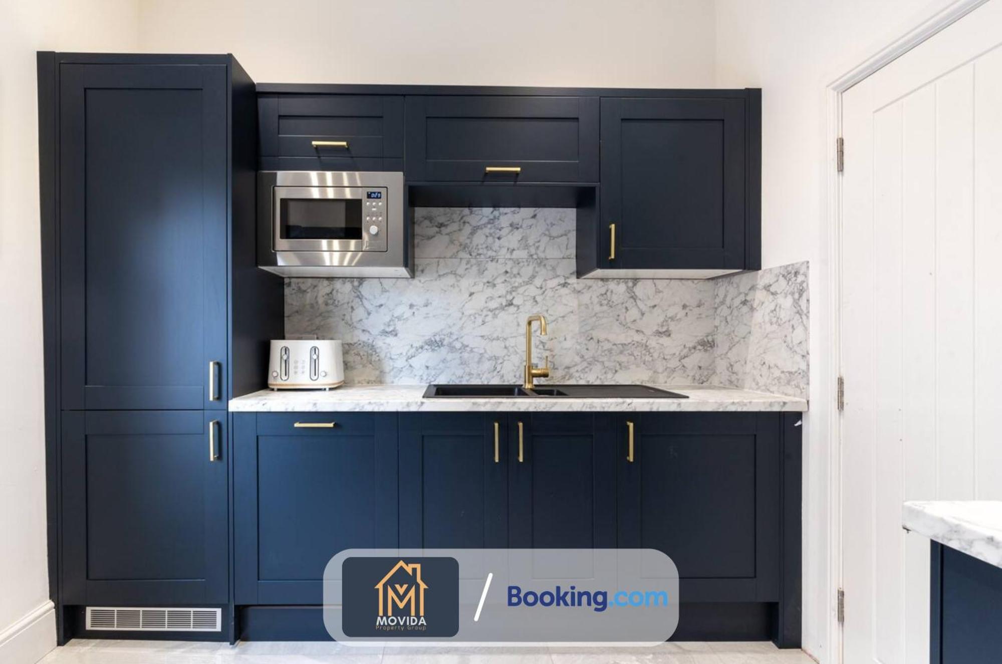 Central Elegant Three Bed Duplex By Movida Property Group Short Lets & Serviced Accommodation ฮาร์โรเกต ภายนอก รูปภาพ